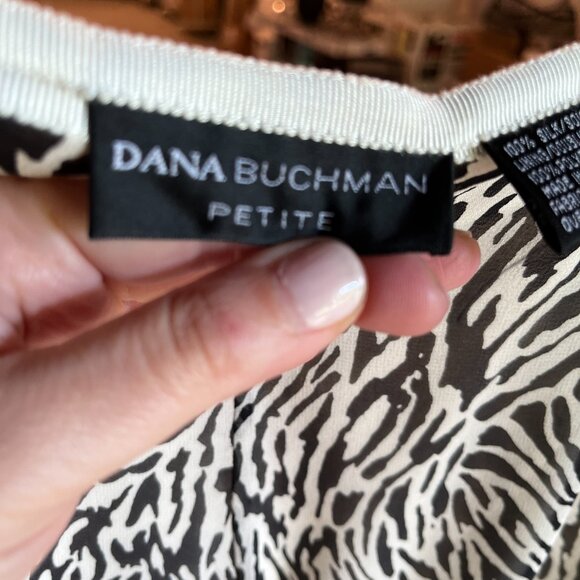 Dana Buchman 100% silk Skirt (SIze 8P) (Great‎ condition) - Picture 13 of 13